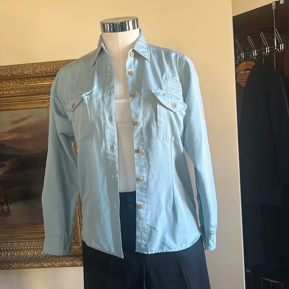 Flyshacker EUC Button Down Ladies Camp Shirt Sz Small Blue